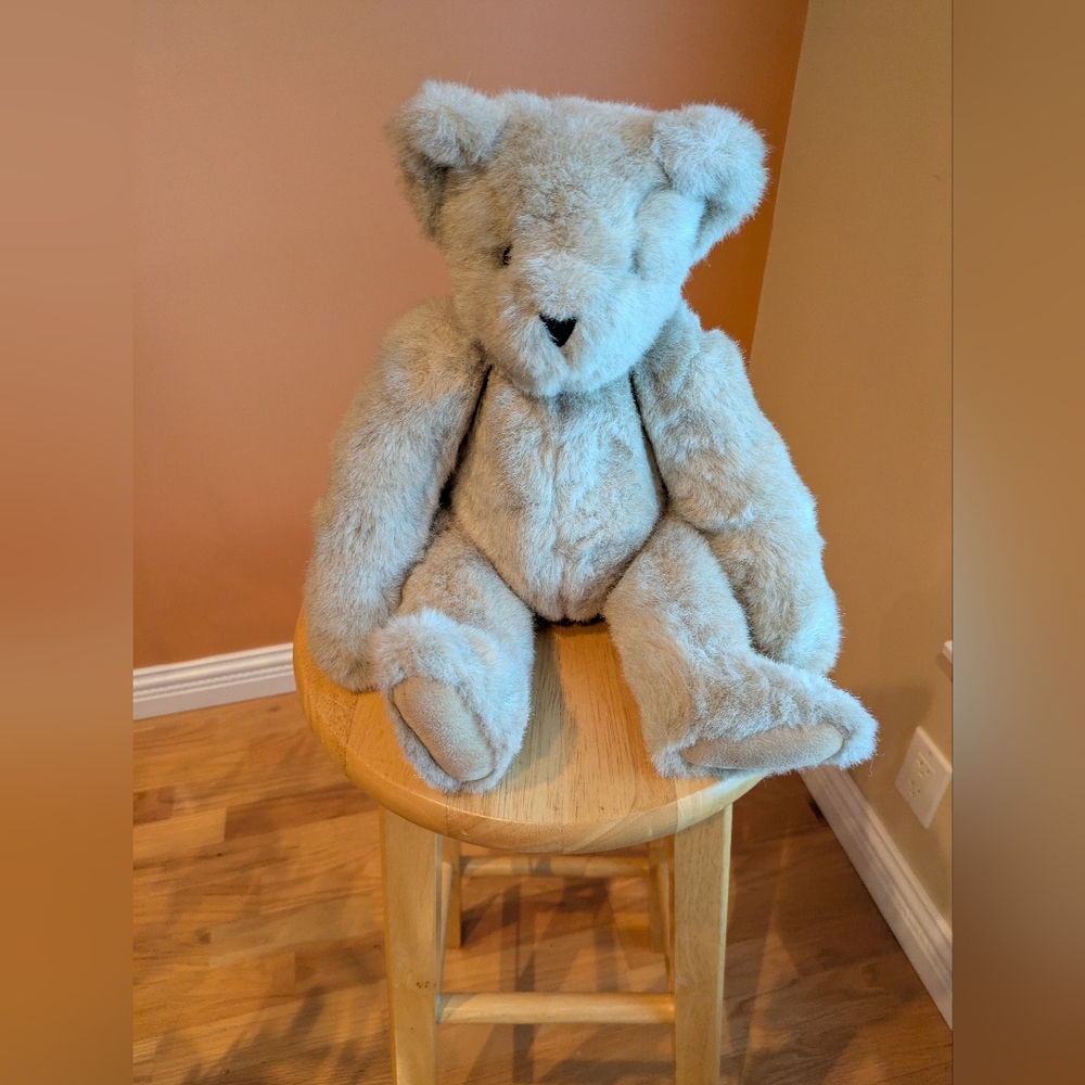 THE VERMONT TEDDY BEAR COMPANY 1992 buttercream color brown eyes